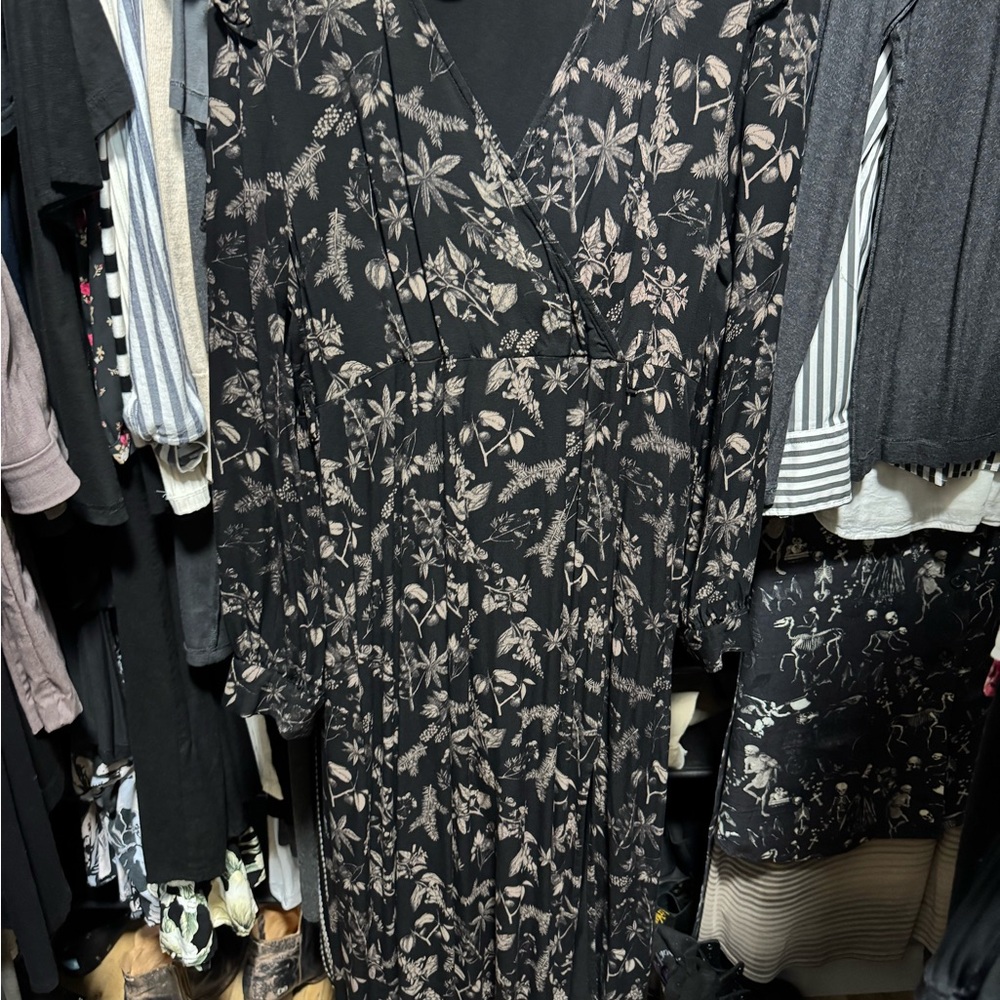 Disturbia Poisonous Flowers LONG SLEEVE Floral Black Wrap Dress US SIZE 8 NWOT